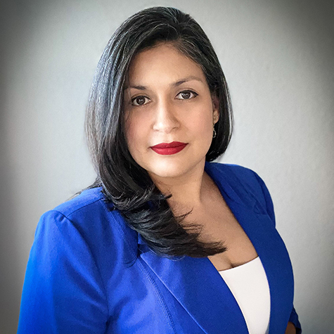 Responsable de préstamos Damaris Dozal