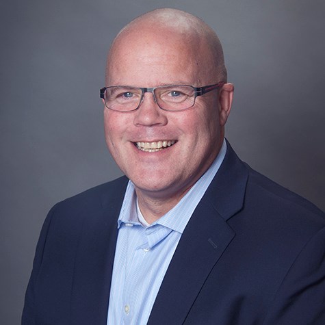 Responsable de préstamos Rich Sweum