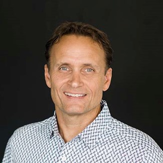 Corey Newell agente de préstamos